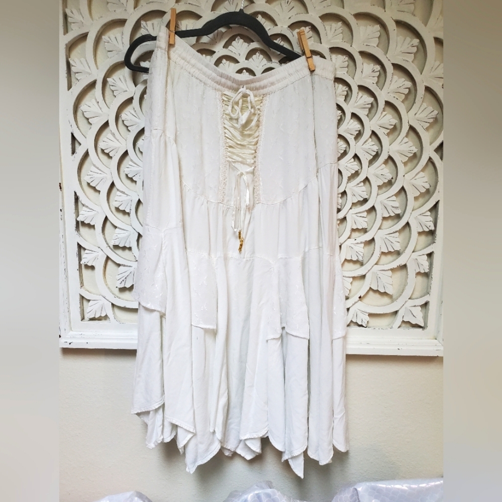 Vintage White Festival Mideavil Corsetted Handkercheif Patchwork Flower Skirt